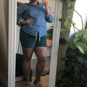 Men’s L Green UO Shorts with Ribbed Design